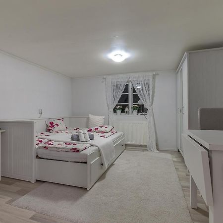 Skogsstuga I Bassholma Villa Munka-Ljungby Ngoại thất bức ảnh