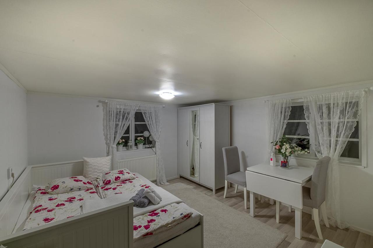 Skogsstuga I Bassholma Villa Munka-Ljungby Ngoại thất bức ảnh