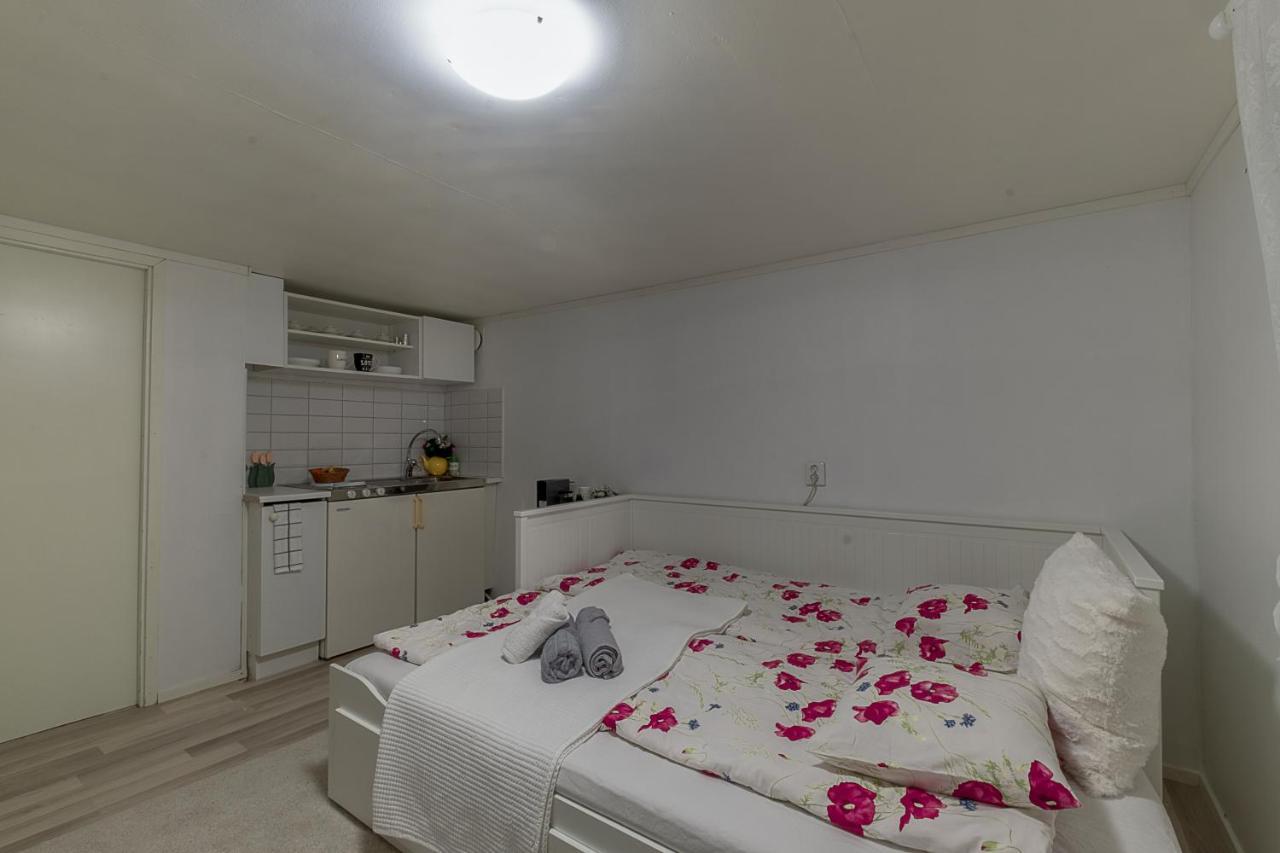 Skogsstuga I Bassholma Villa Munka-Ljungby Ngoại thất bức ảnh